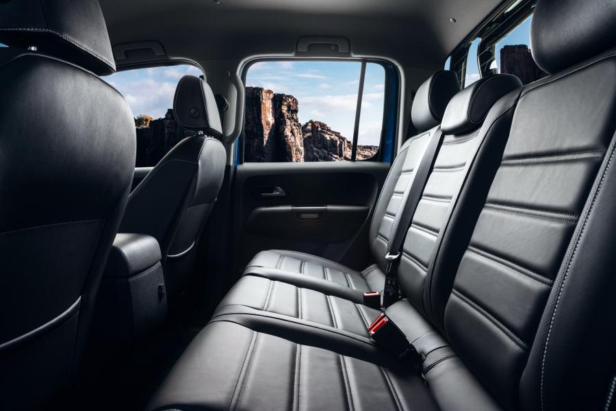 Интерьер Volkswagen Amarok Double Cab Ultimate 2016 года  (AU) (фото 10 из 39)